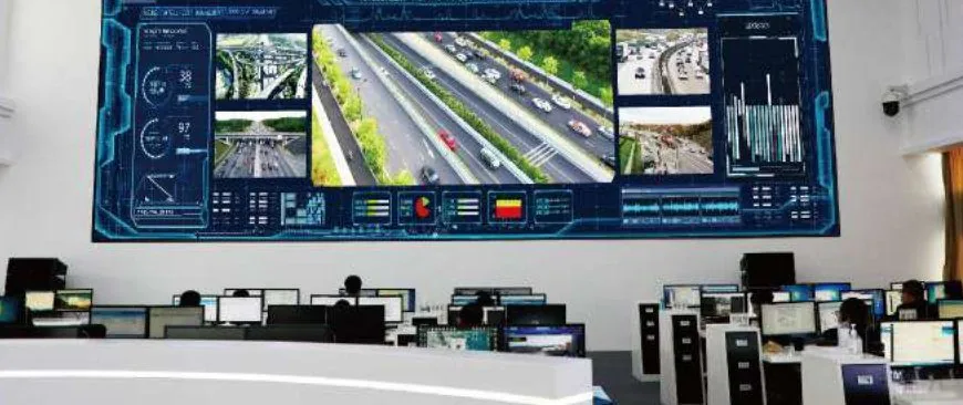 Fine pitch LED video wall in a control room