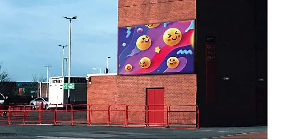 Outdoor digital signage totem