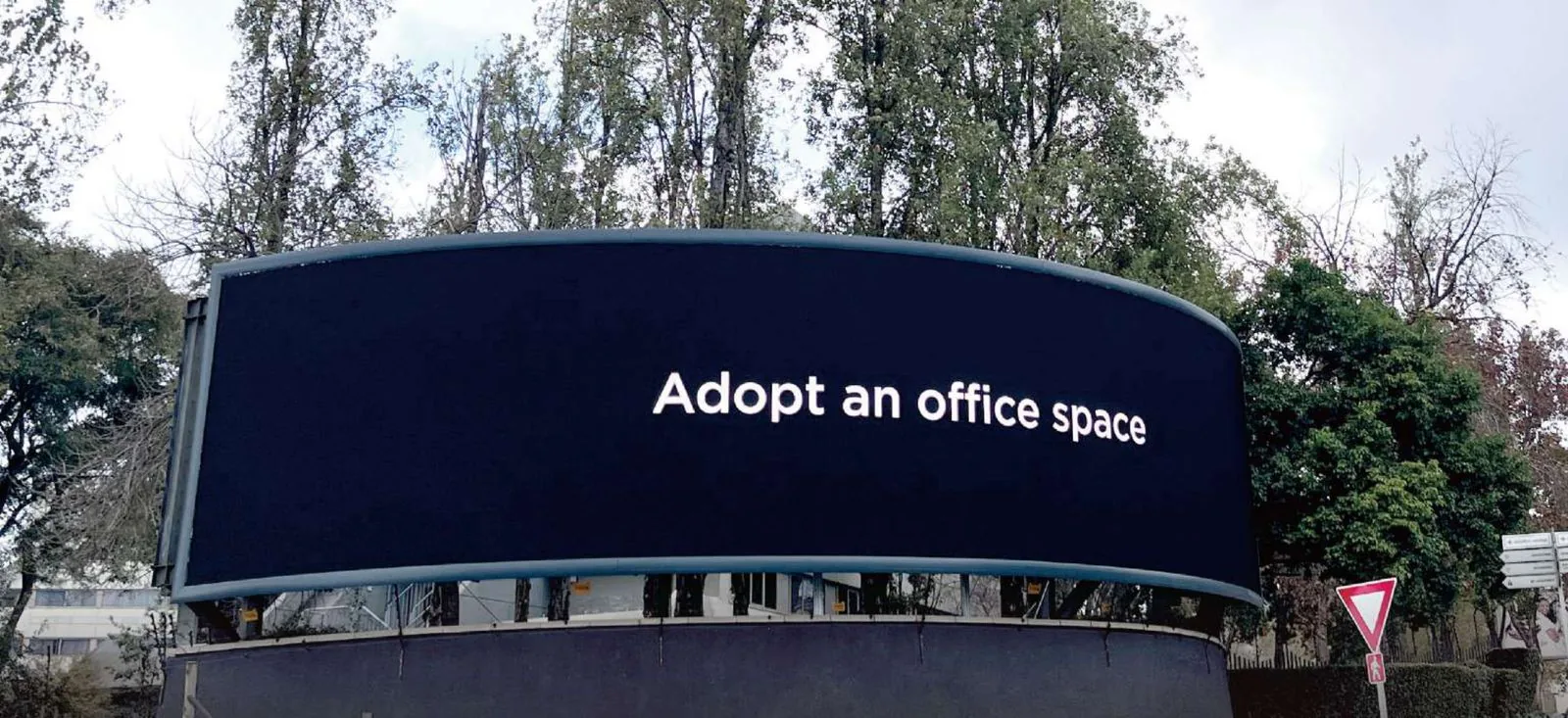 Plus 4 Multi-shaped Outdoor LED Display