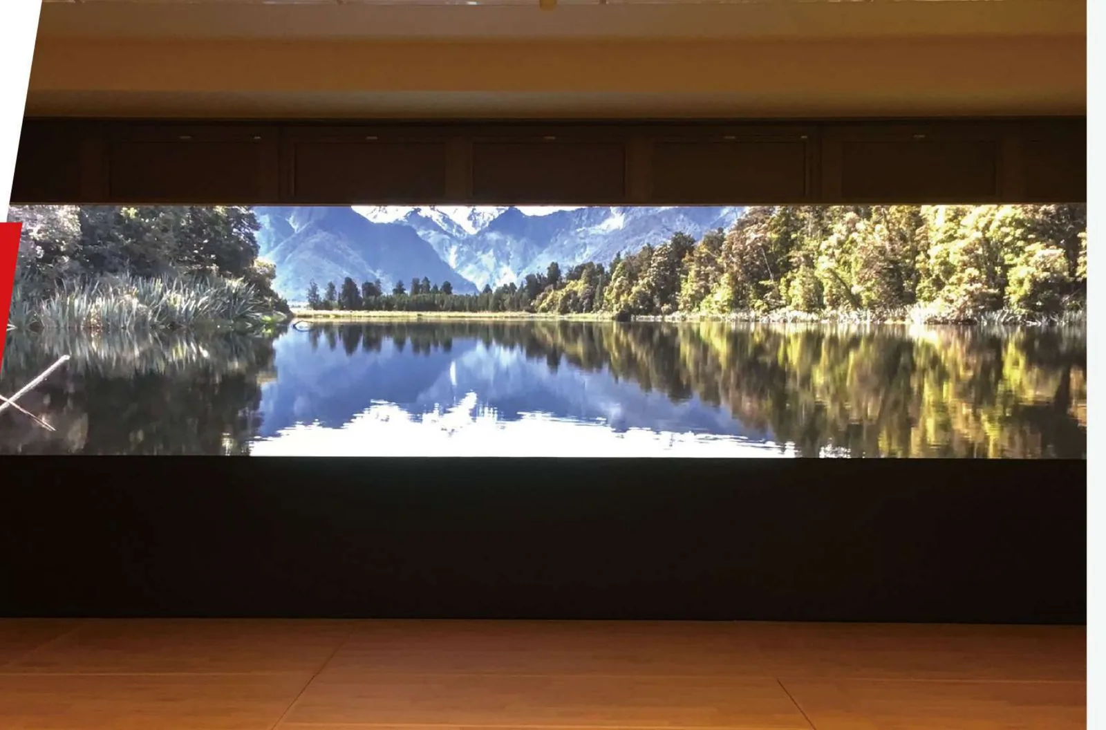 Indoor fine pitch LED video wall in a hall